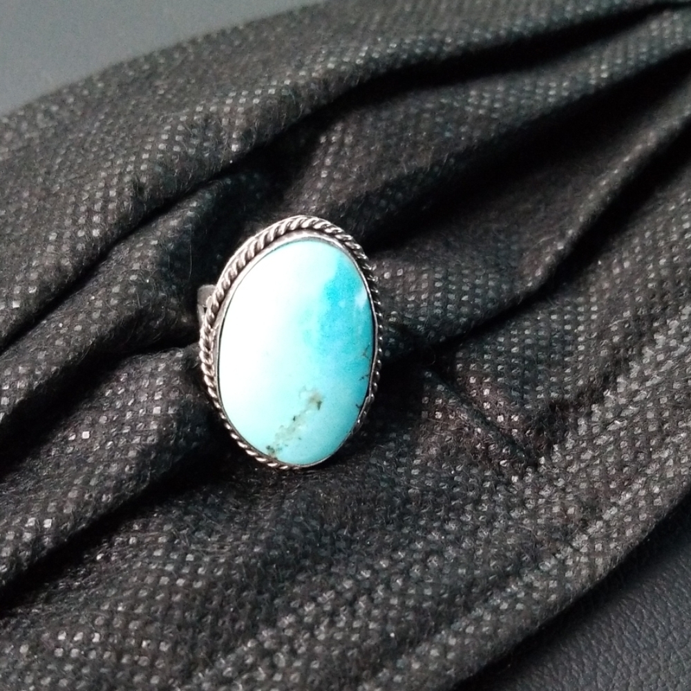 8.5 Statement Ring Beautiful - image 1